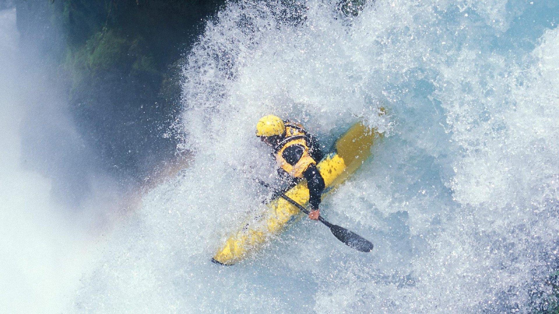 安布罗西诺锁定未来，那不勒斯核心前锋获长约，续约至2030年