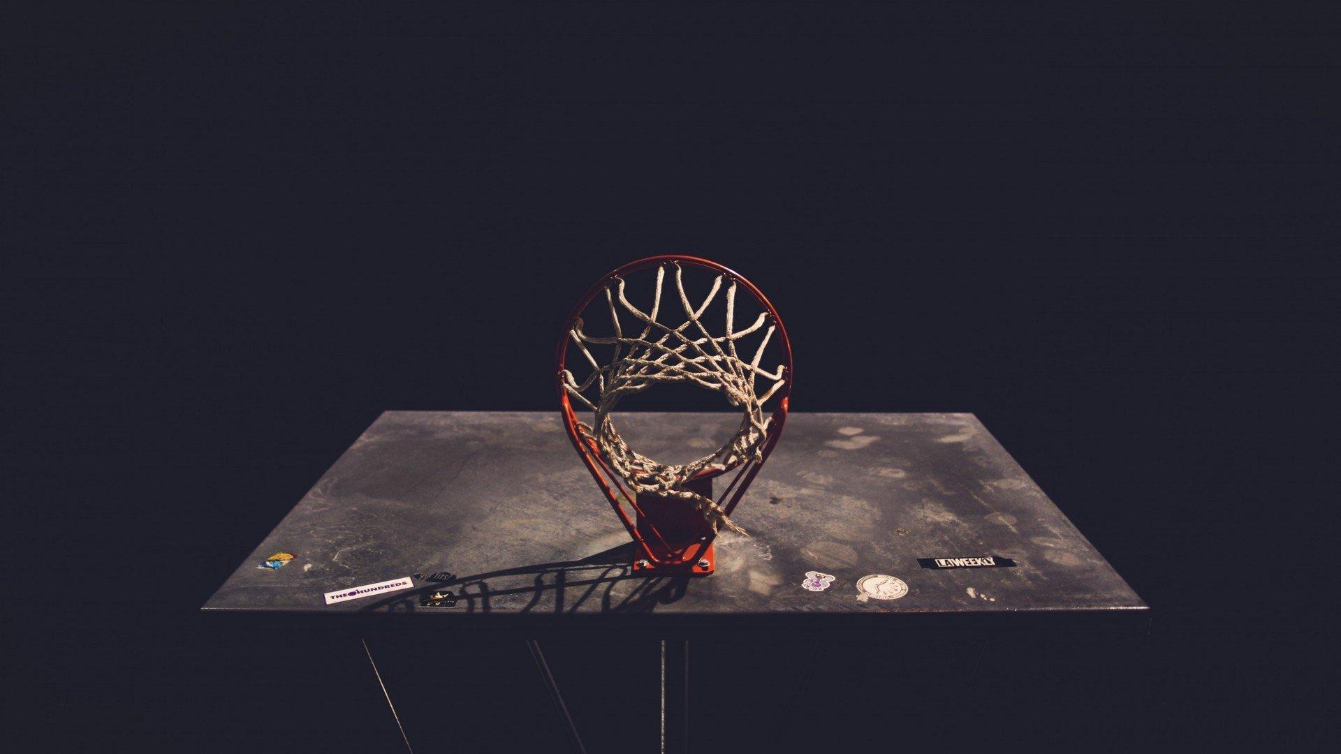 希勒痛批伊萨克状态低迷，俱乐部失准国家队难救，纽卡神锋陷生涯瓶颈